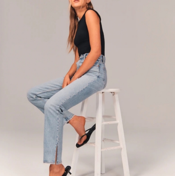 Abercrombie 90s Straight Leg Jeans in Curve Love - Picture 5 of 5
